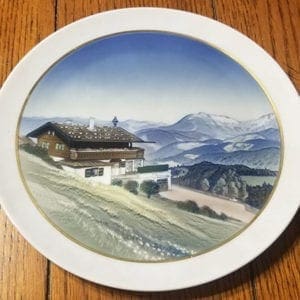8-1/2 INCH PLATE DEPICTING THE FÜHRER'S HAUS WACHENFELD