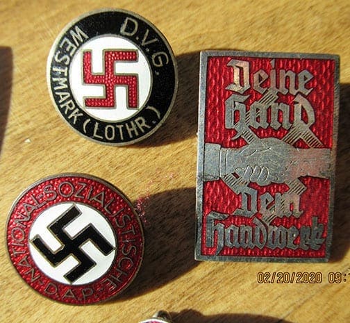 badges, medals, tinnies Z48