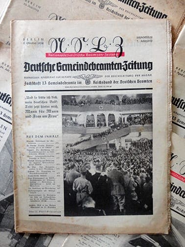 1938 OFFICIAL NAZI BEAMTENZEITUNG PERIODICAL LOT