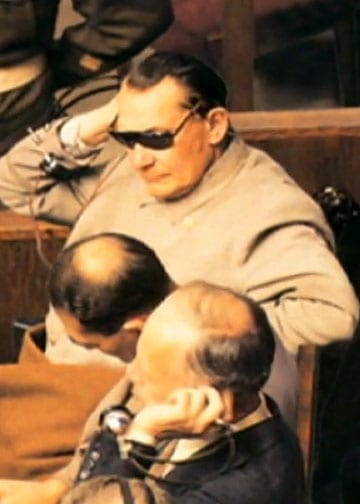 POLAROID GLASSES THE DEFENDANTS AT THE NUREMBERG TRIAL, SUCH AS HERMANN GÖRING WERE WEARING
