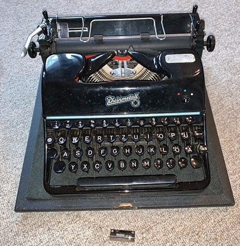 LW typewriter 0422 TD 3