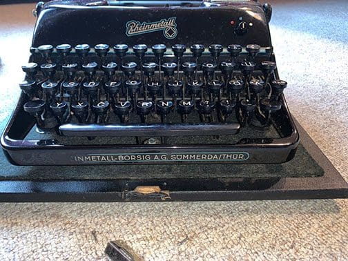 LW typewriter 0422 TD 4