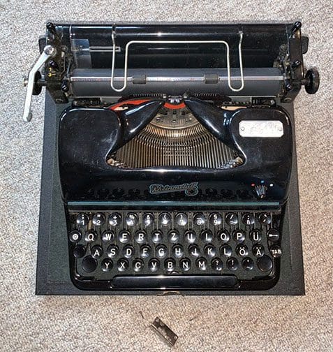 LW typewriter 0422 TD 5