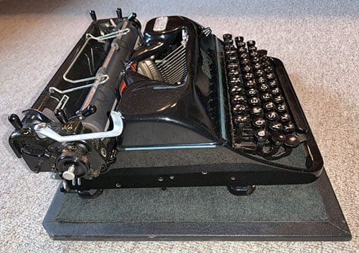 LW typewriter 0422 TD 7