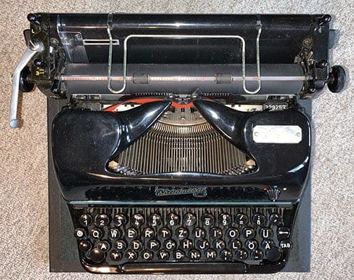 LW typewriter 0422 TD 9