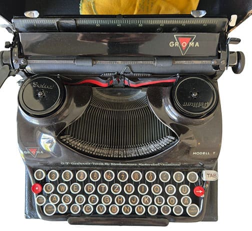 SS typewriter 0425 AL 4
